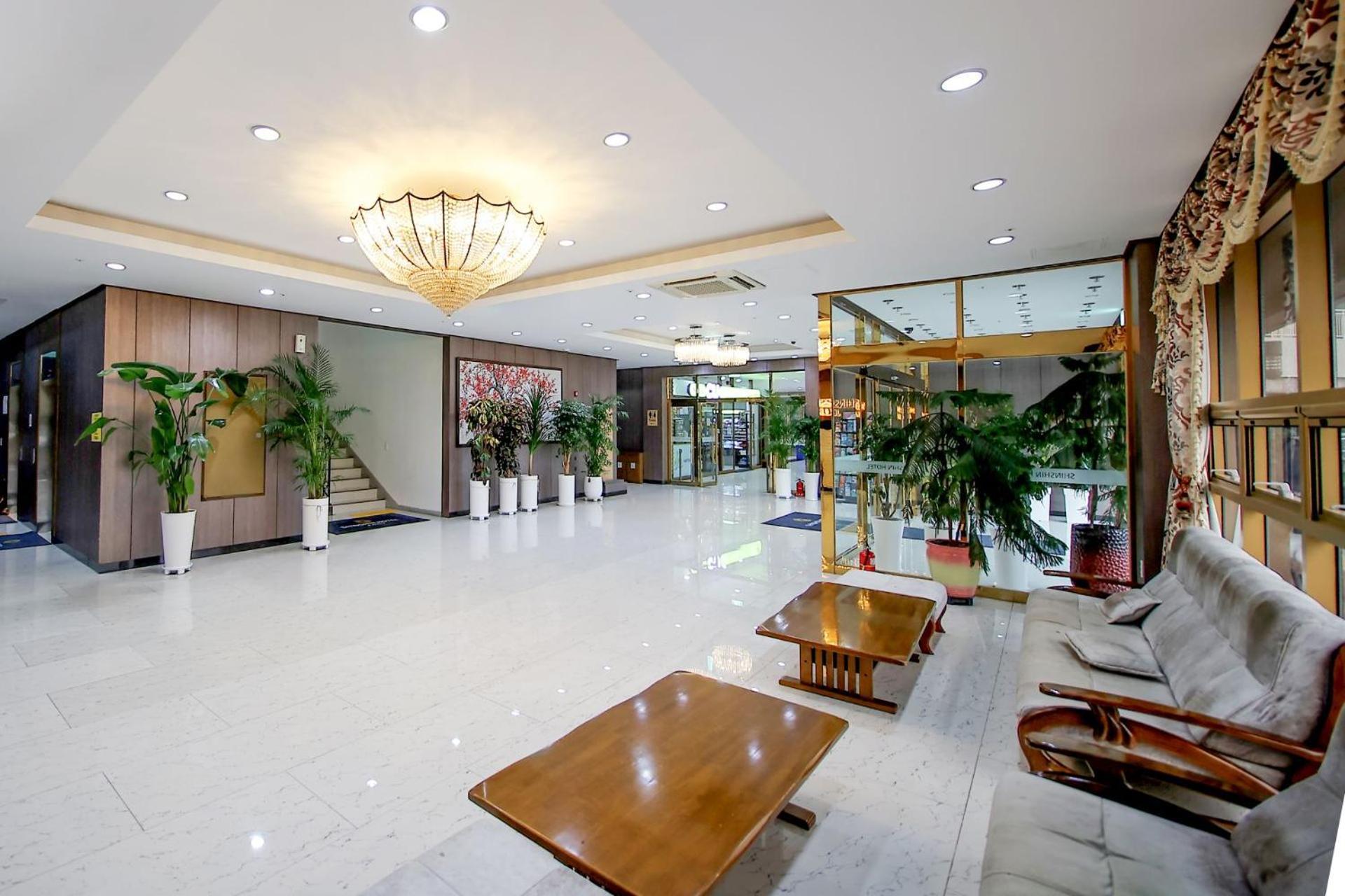 Shin Shin Hotel Jeju City Exteriör bild