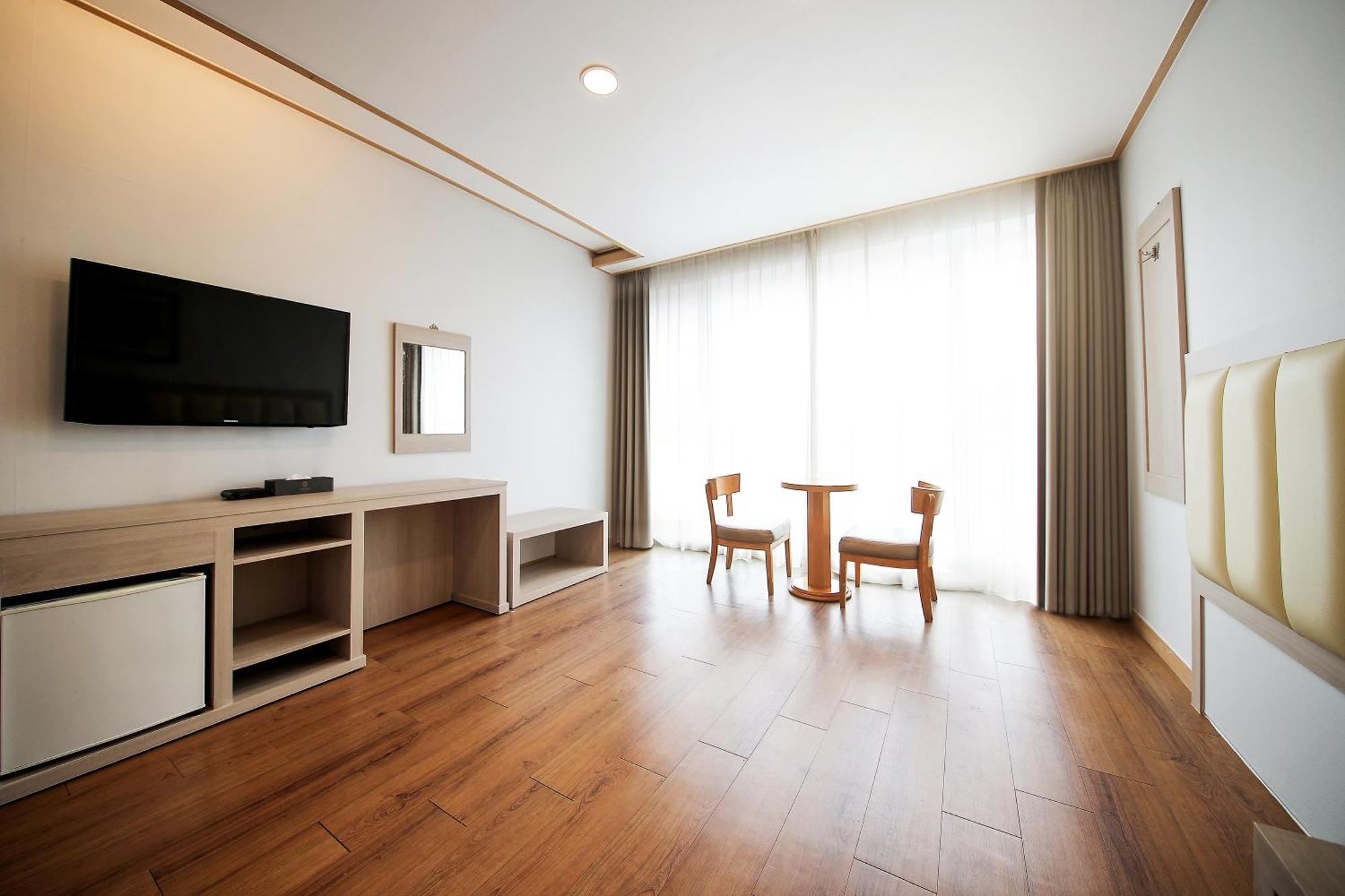 Shin Shin Hotel Jeju City Exteriör bild