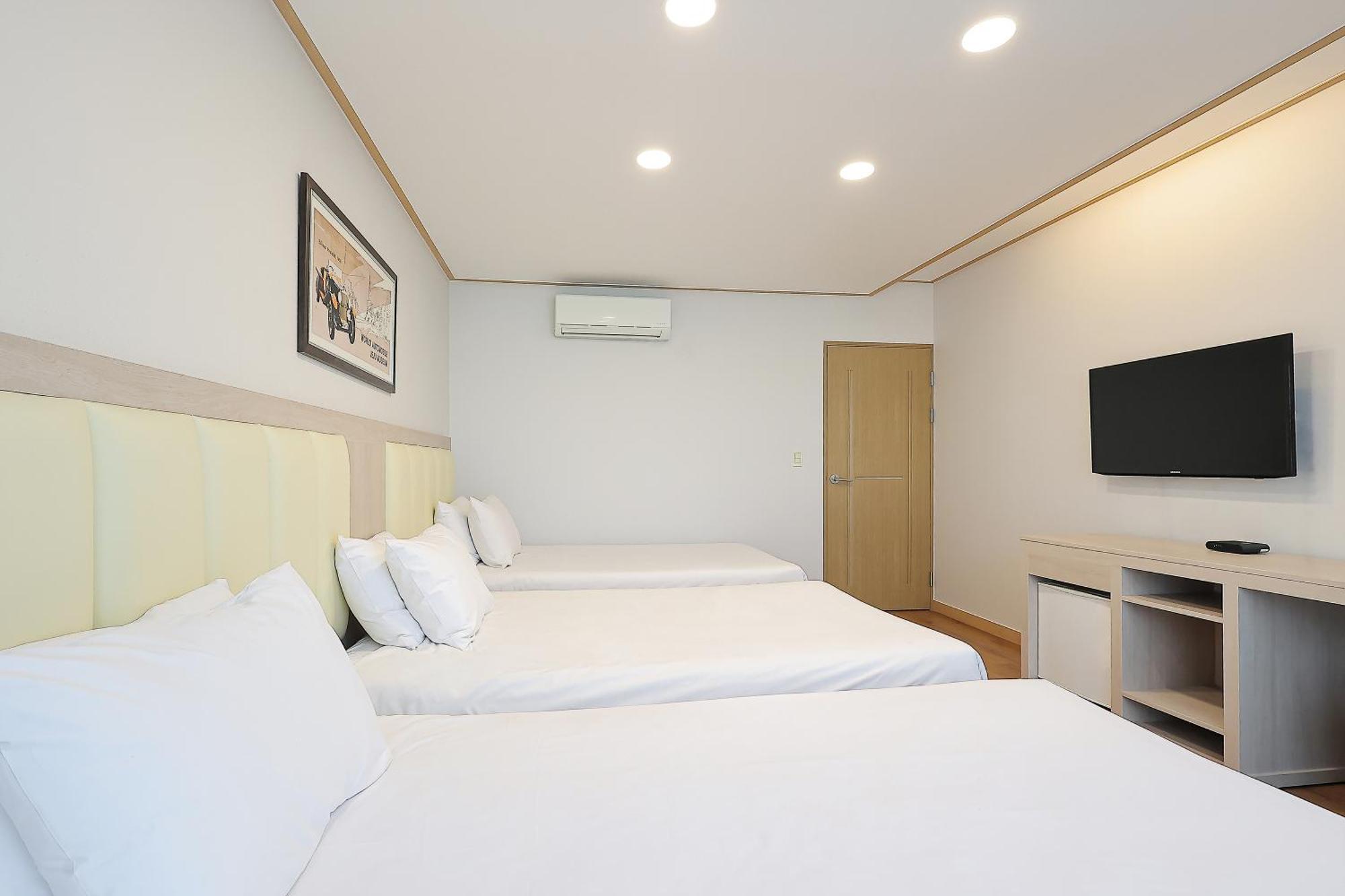 Shin Shin Hotel Jeju City Exteriör bild