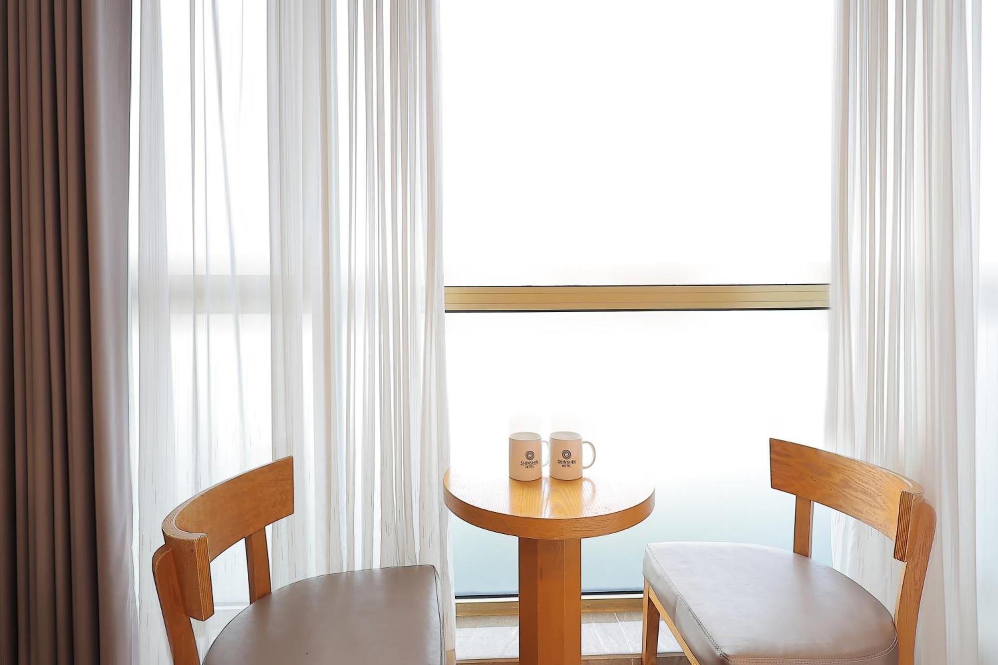 Shin Shin Hotel Jeju City Exteriör bild