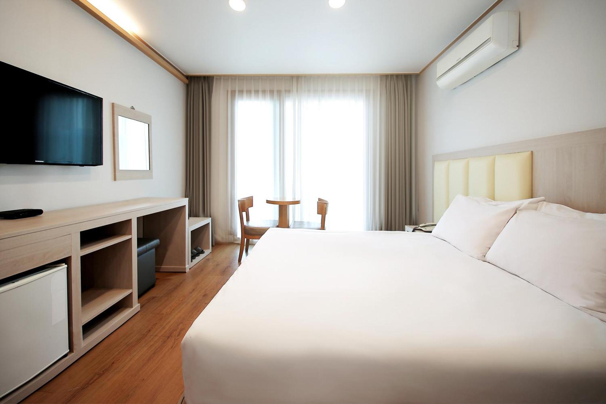 Shin Shin Hotel Jeju City Exteriör bild