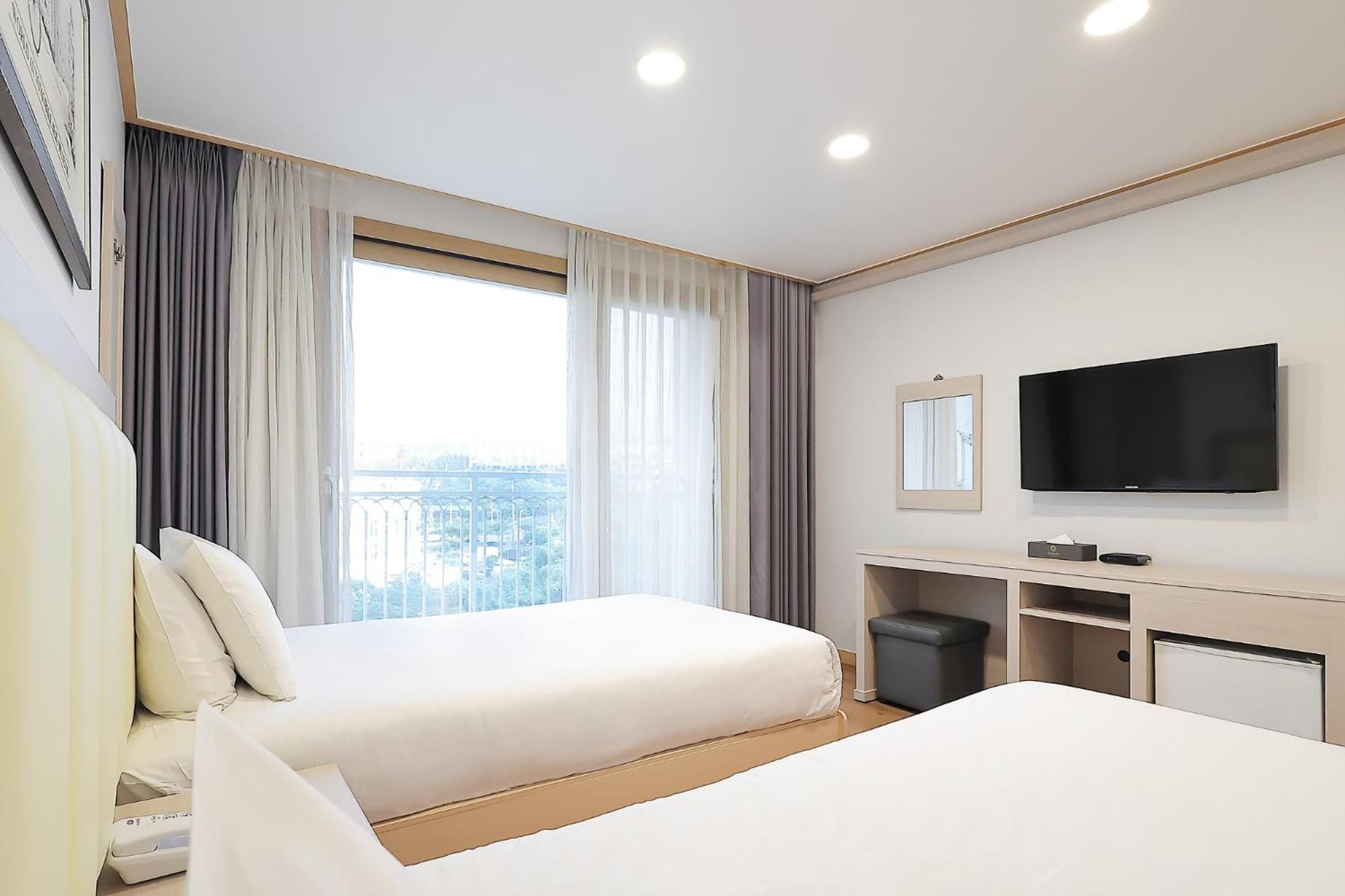 Shin Shin Hotel Jeju City Exteriör bild